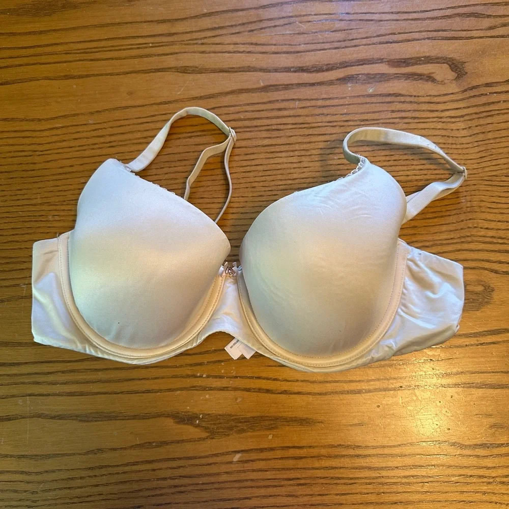 Victoria’s Secret Body by Victoria Full Coverage Bra 38 D NWT Cream T-Shirt Bra